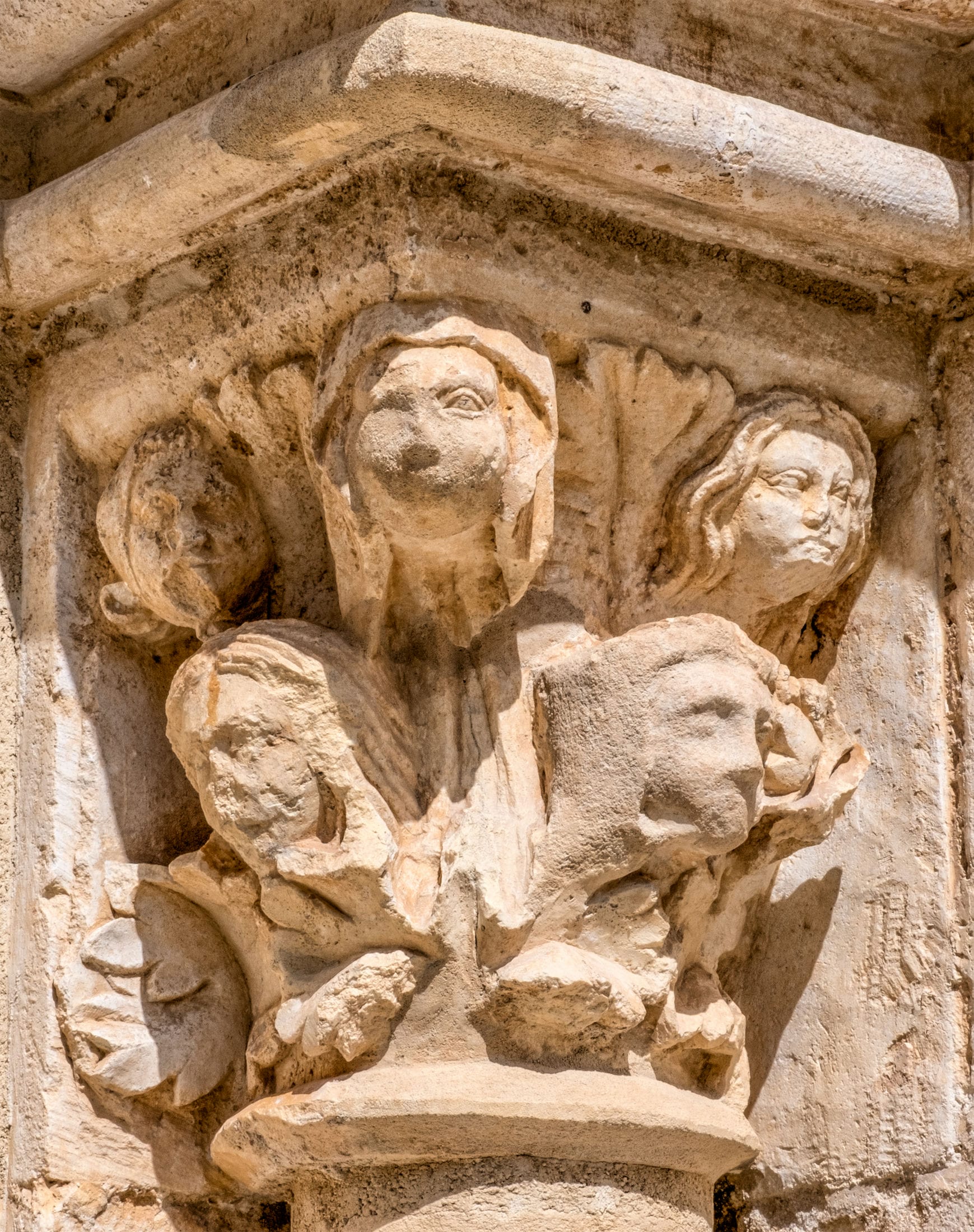 Capitel de la Ermita de San Bartolomé