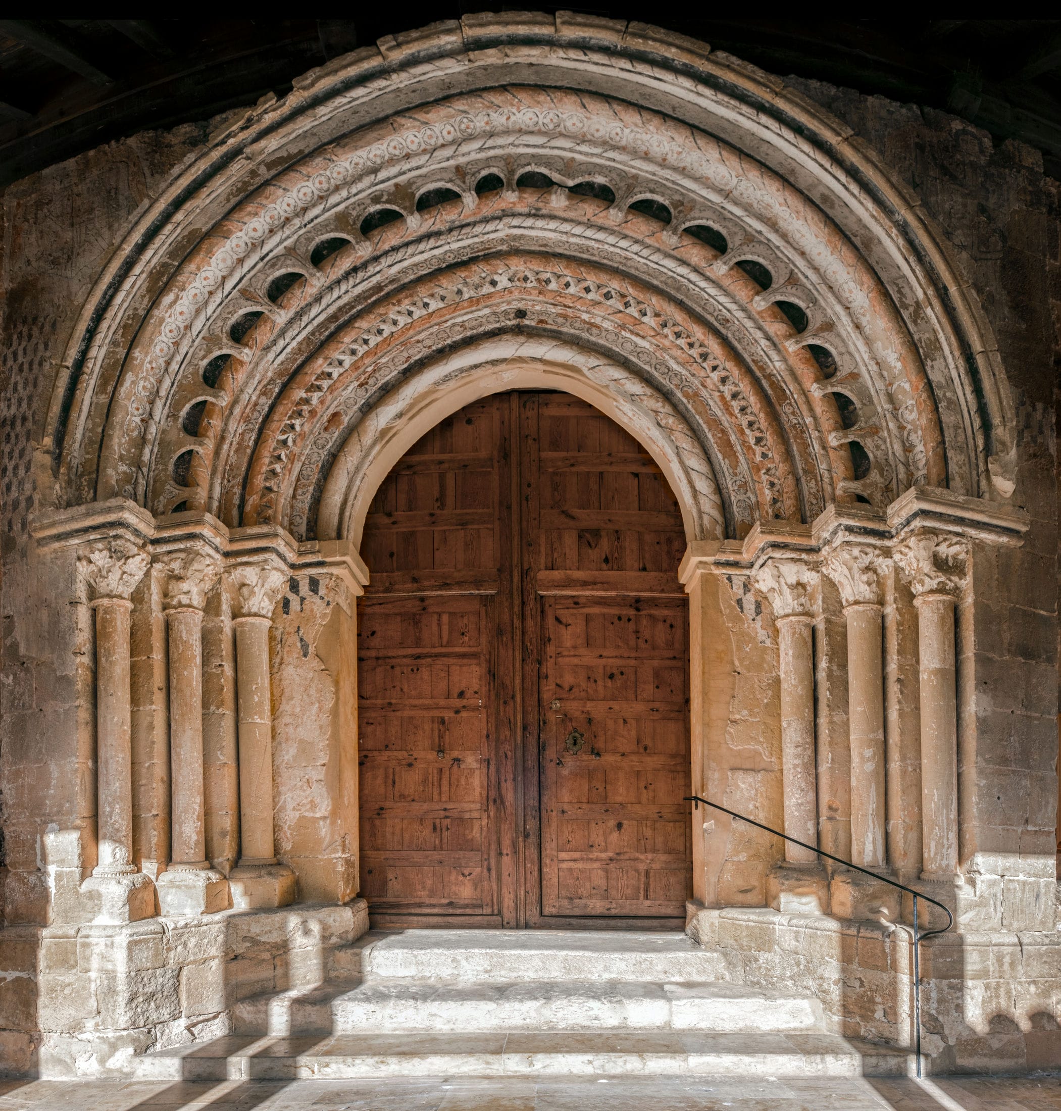 Portada meridional de la Iglesia de la Asunción