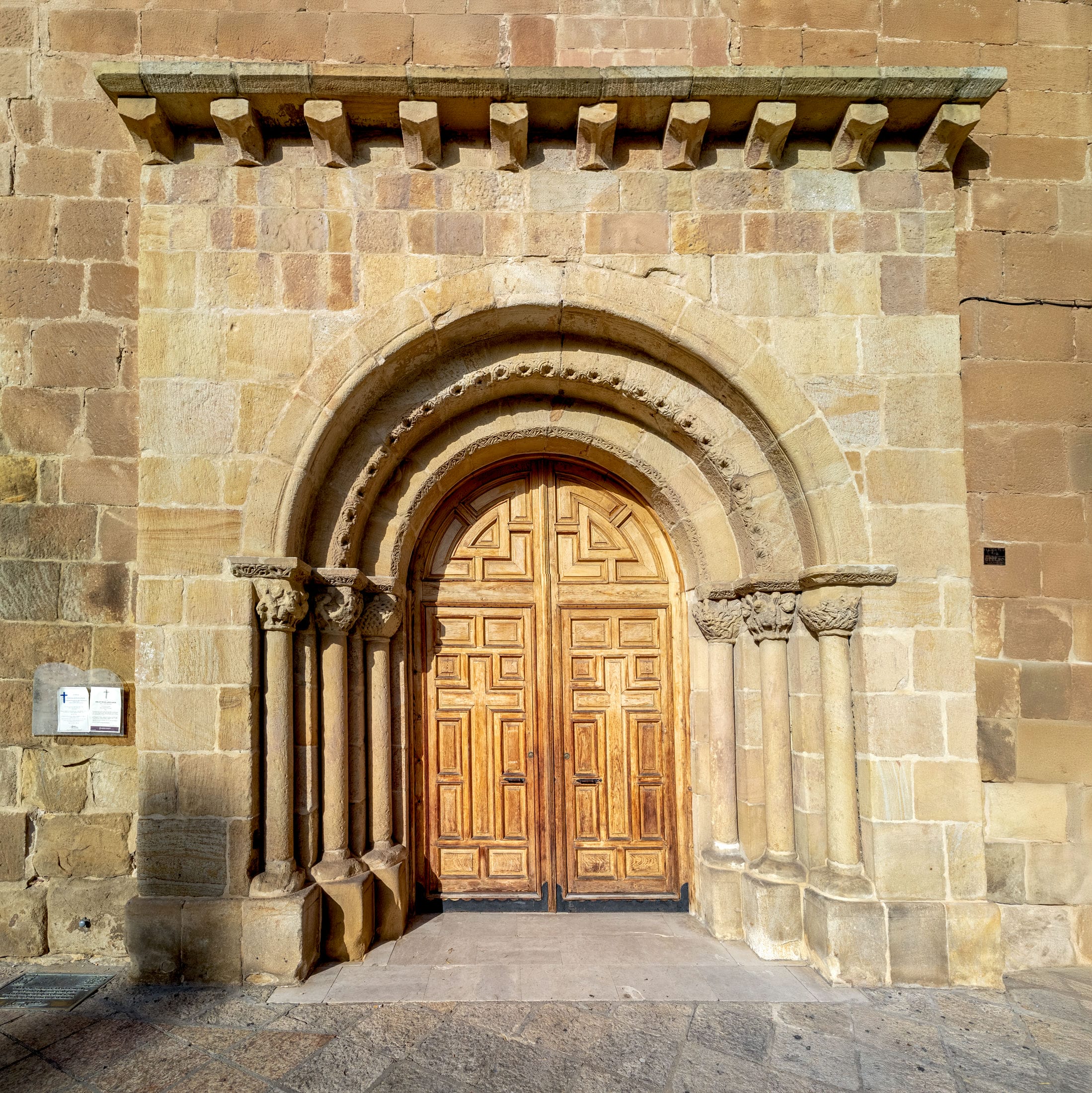 Portada de Santa María la Mayor