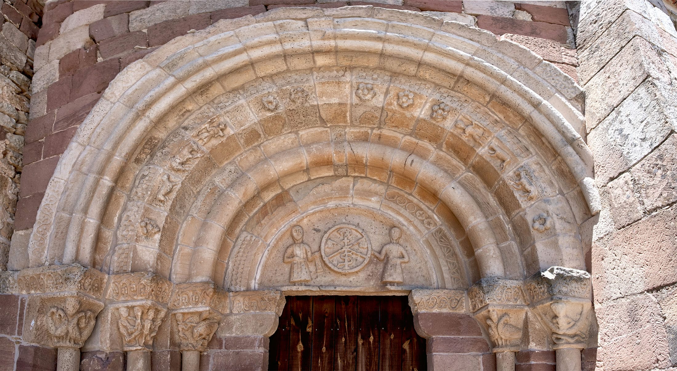 Arquivoltas y capiteles románicos