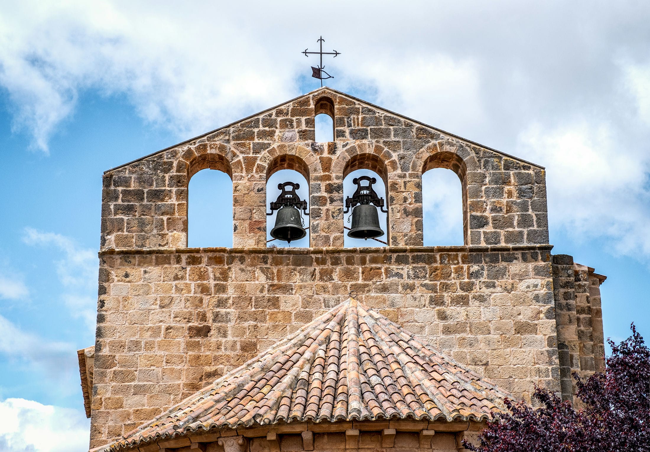 Vista exterior de la iglesia