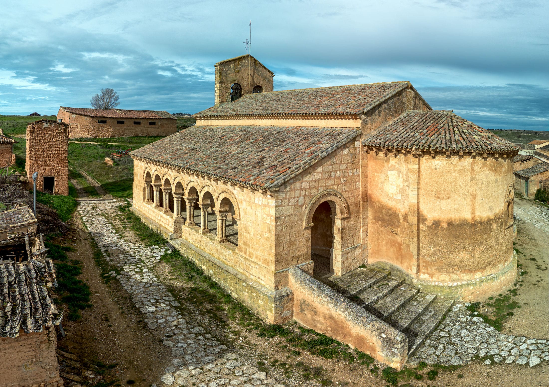 Vista exterior de la iglesia de San Martín