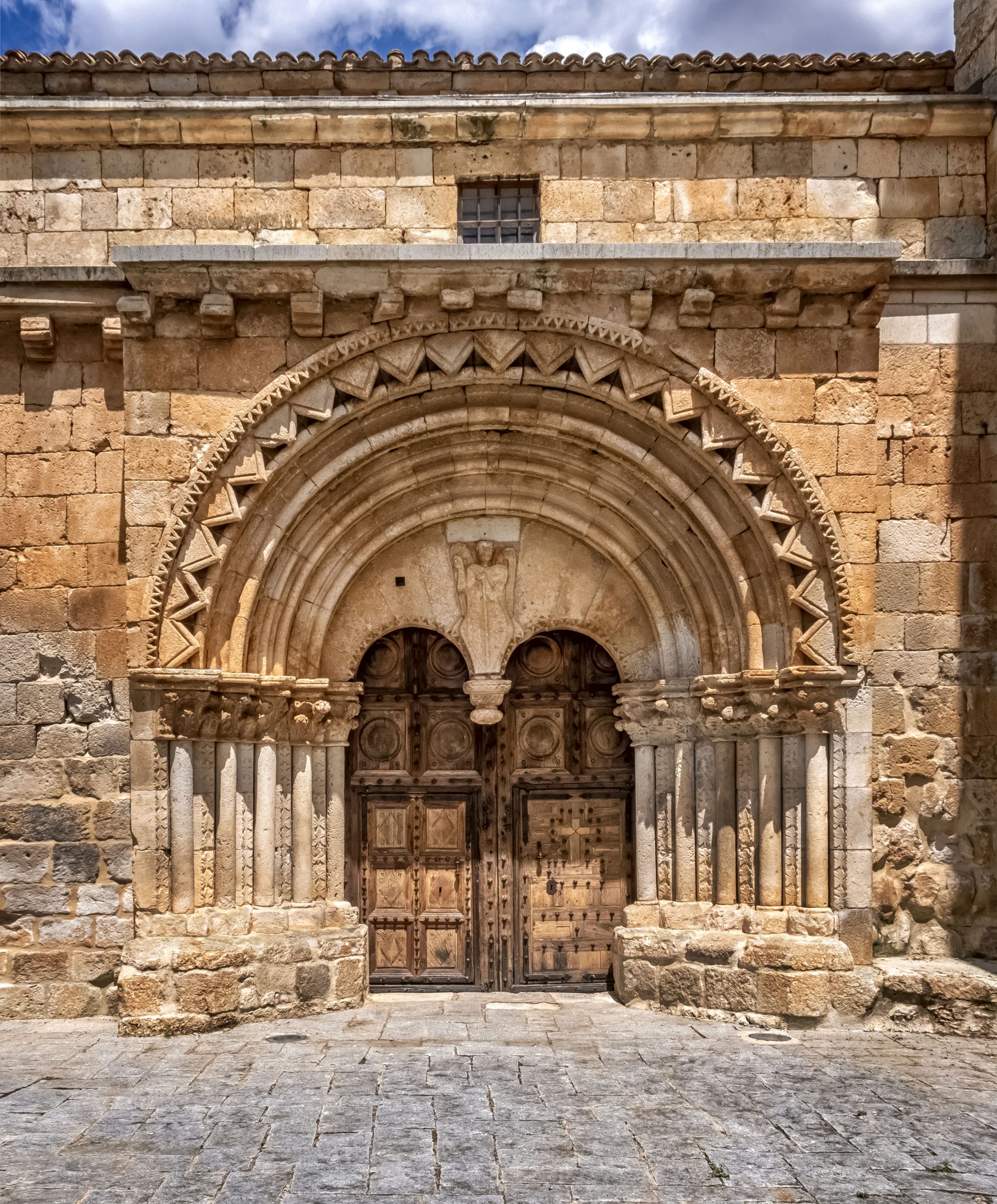 Portada de San Miguel Arcángel