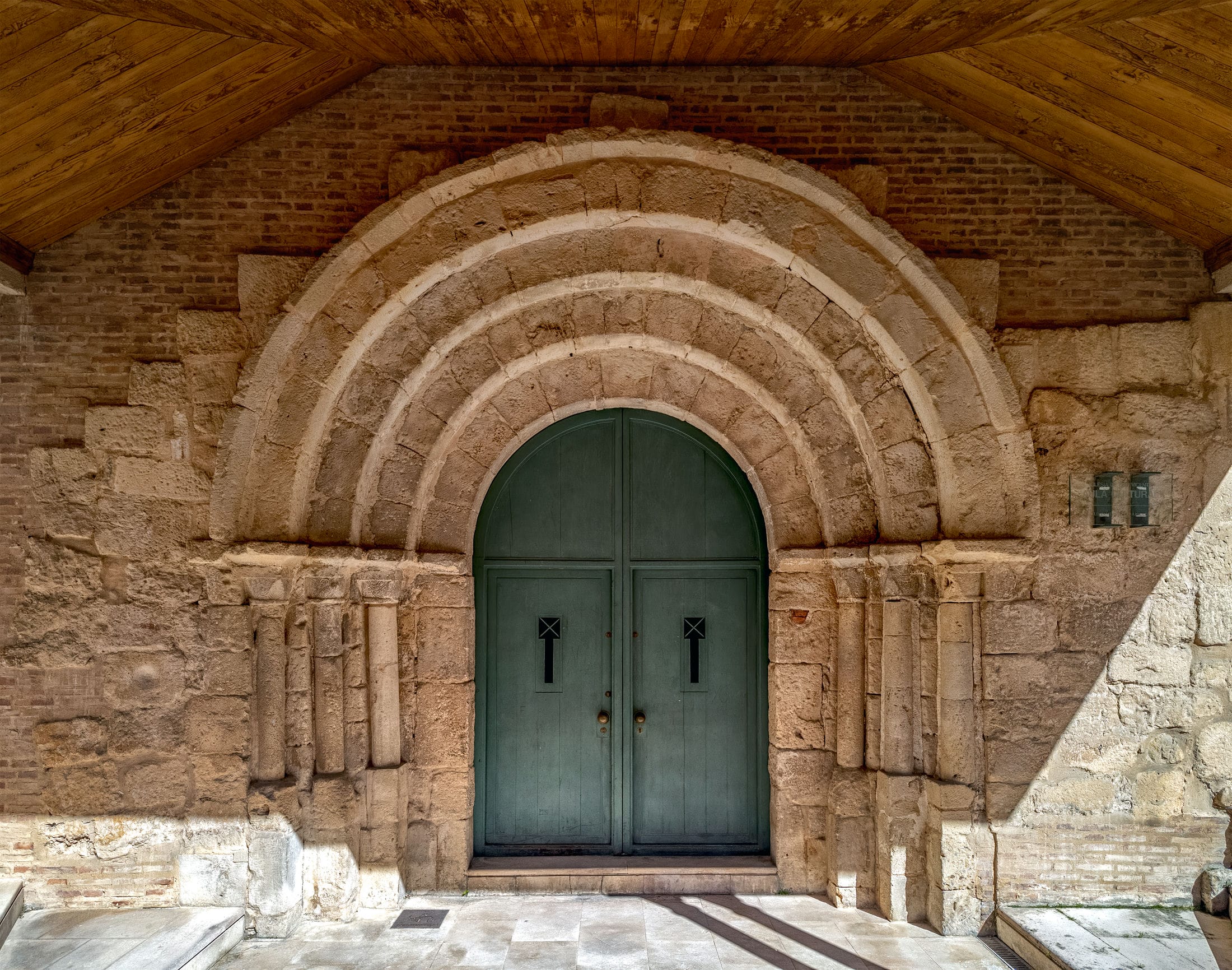 Portada de San Vicente