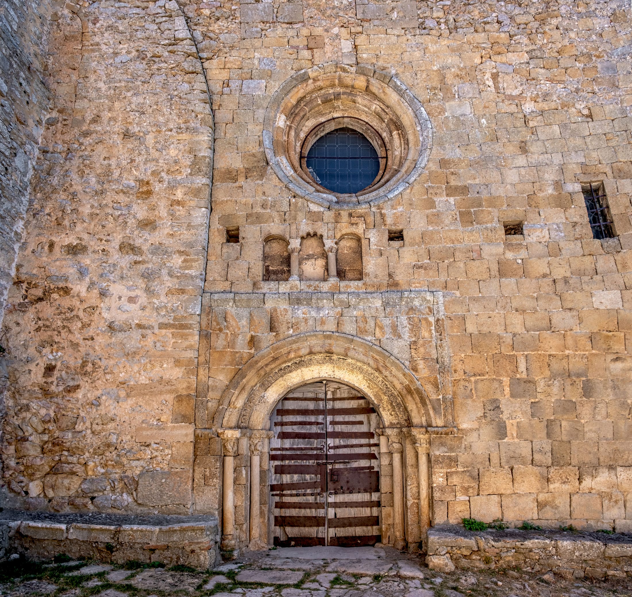 Portada de Santa María del Castillo