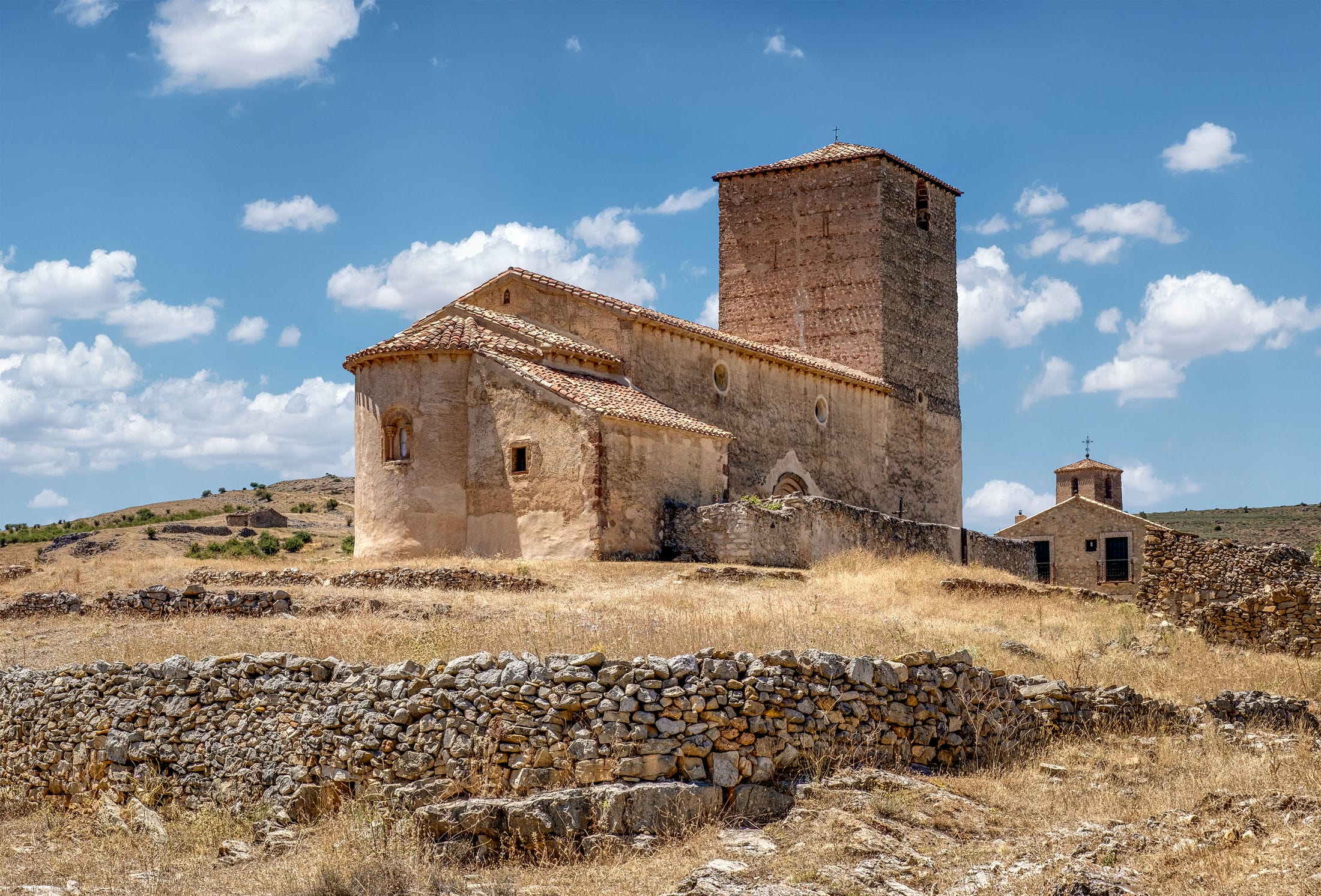 Vista exterior de la iglesia de Santa María