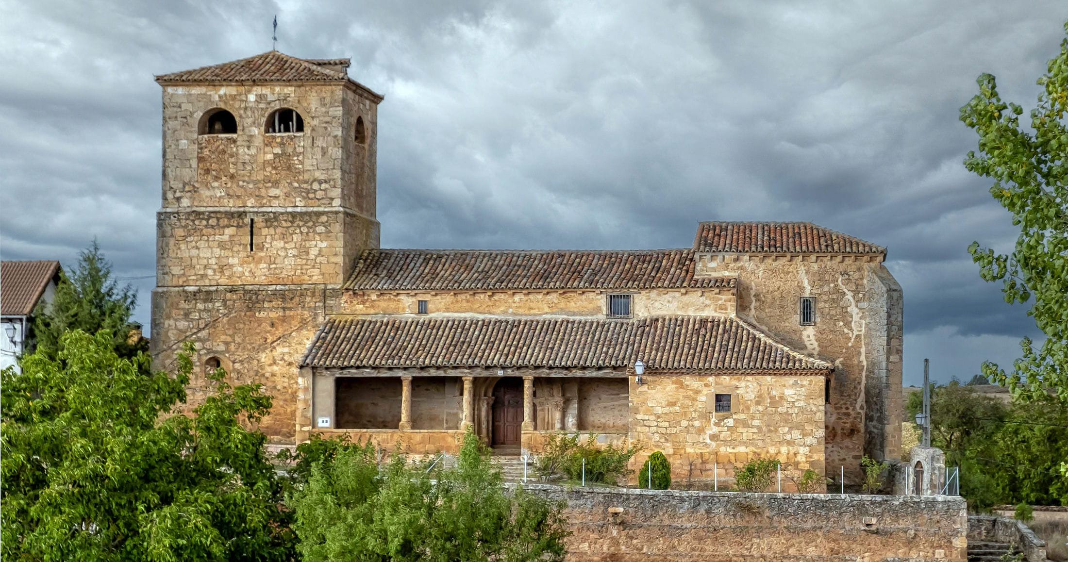 Vista exterior de Santo Domingo de Silos
